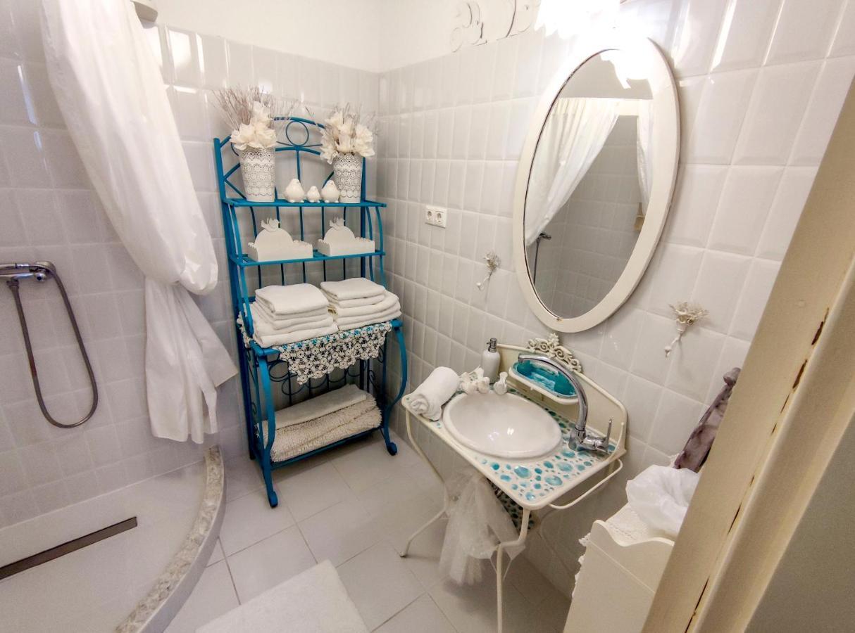 Feher Tulipan Apartman Hotel Debreţin Exterior foto