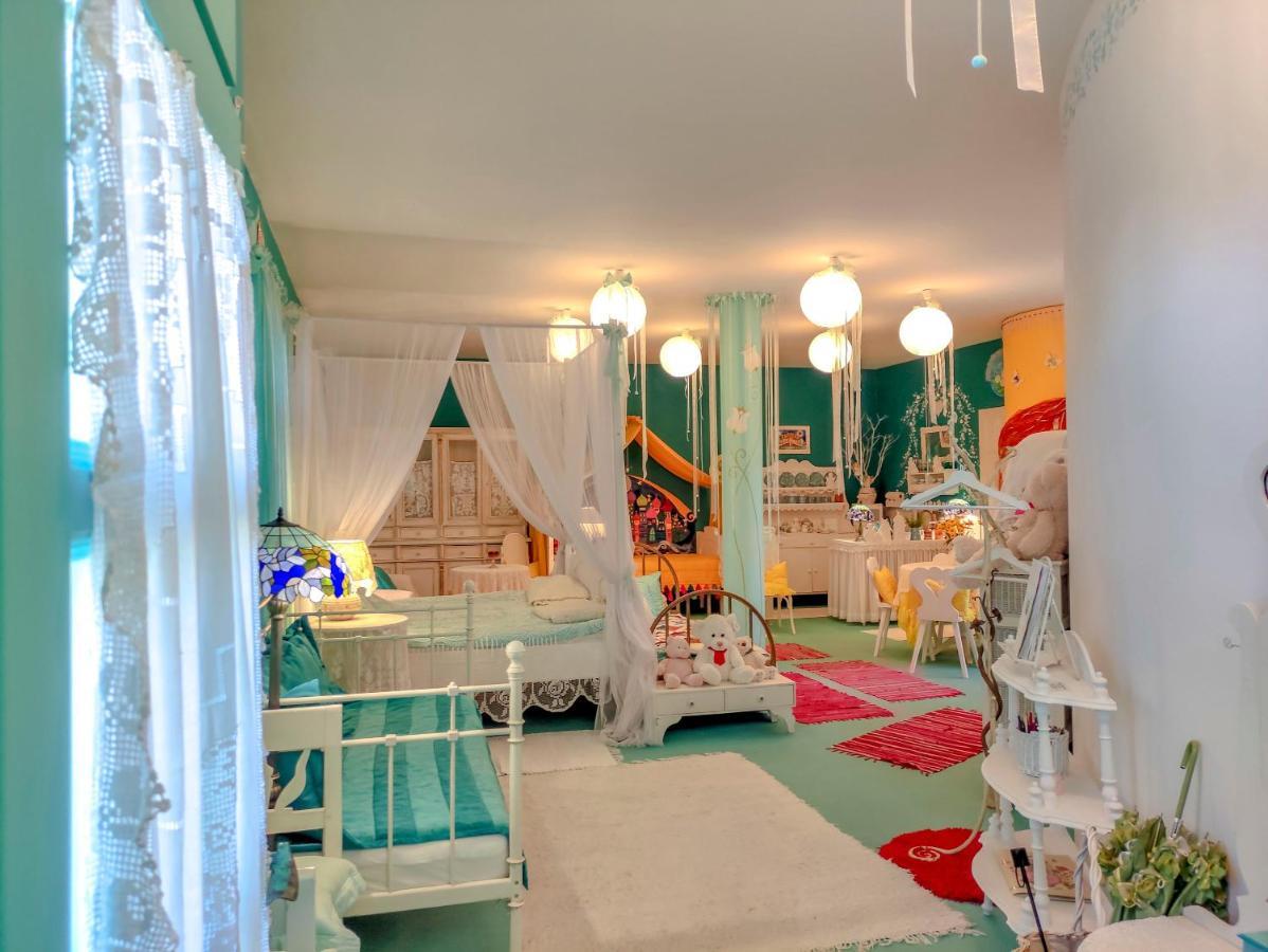 Feher Tulipan Apartman Hotel Debreţin Exterior foto