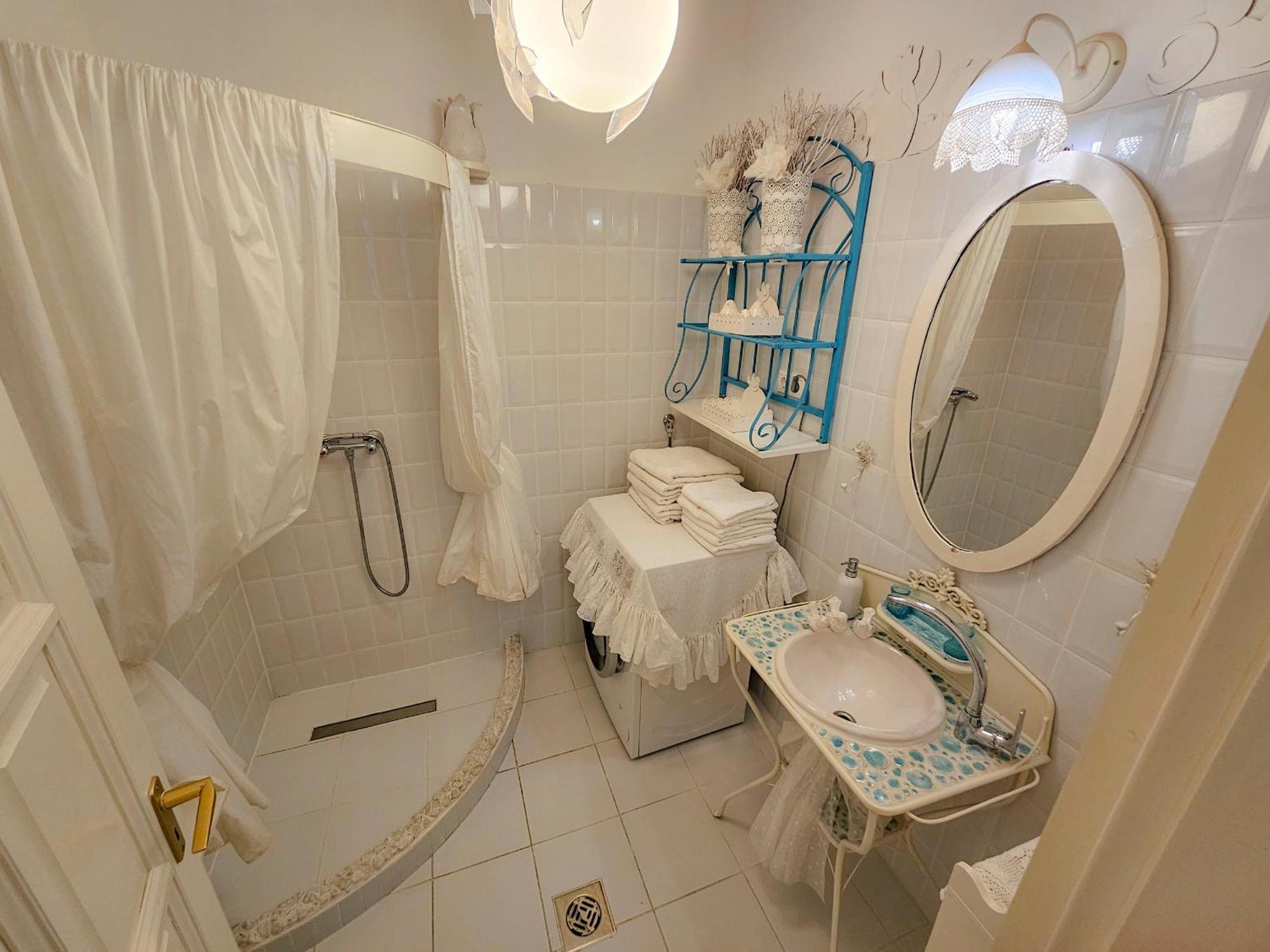 Feher Tulipan Apartman Hotel Debreţin Exterior foto