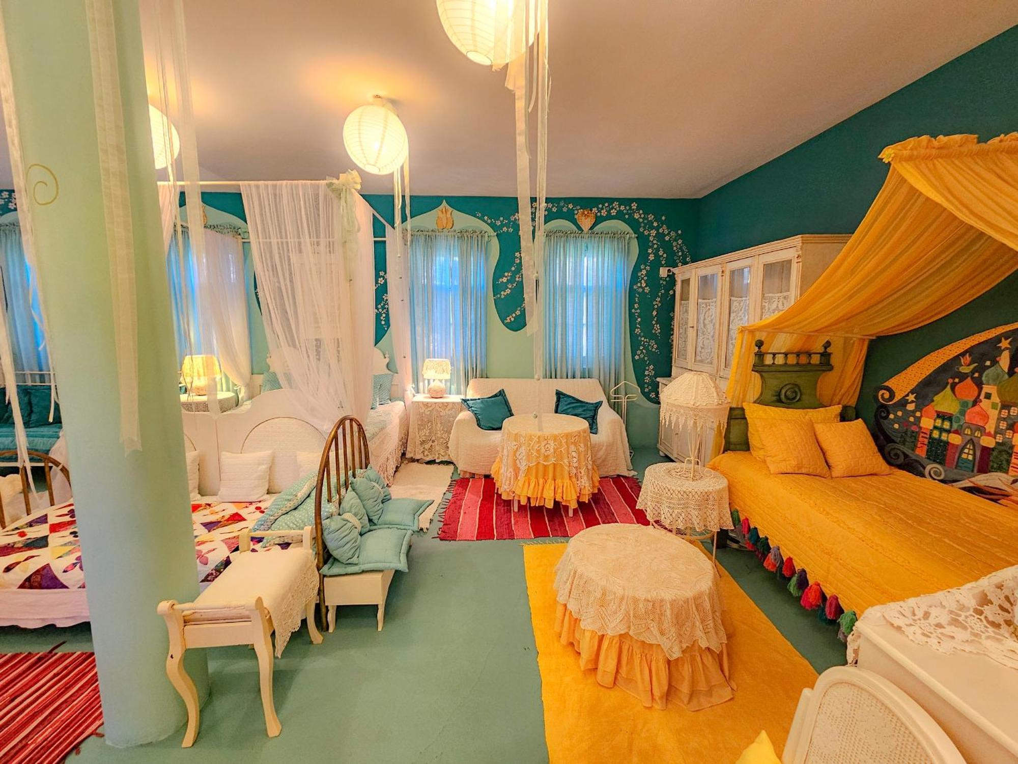 Feher Tulipan Apartman Hotel Debreţin Exterior foto